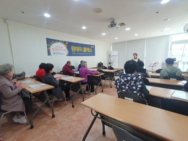 매일 따라 하기 좋은 스트레칭 -202… 이미지