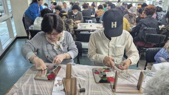 노인사회활동지원사업 참여자 문화체험행사 실시 참조 이미지
