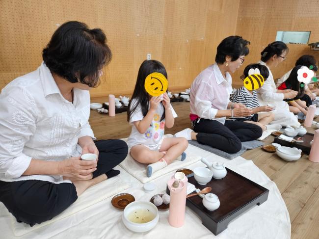 2025년 노인복지기금 지원사업 1ㆍ3세대와 함께 소통하는 … 참조 이미지