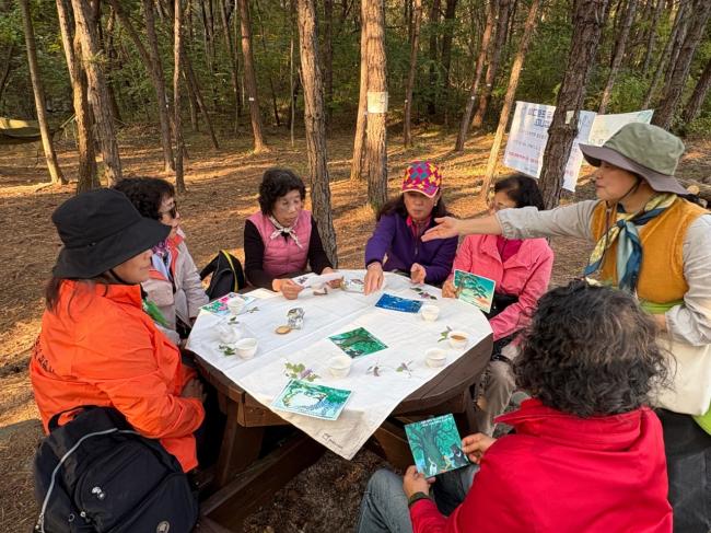 [노인종합복지관 찾아가는 산림치유… 이미지